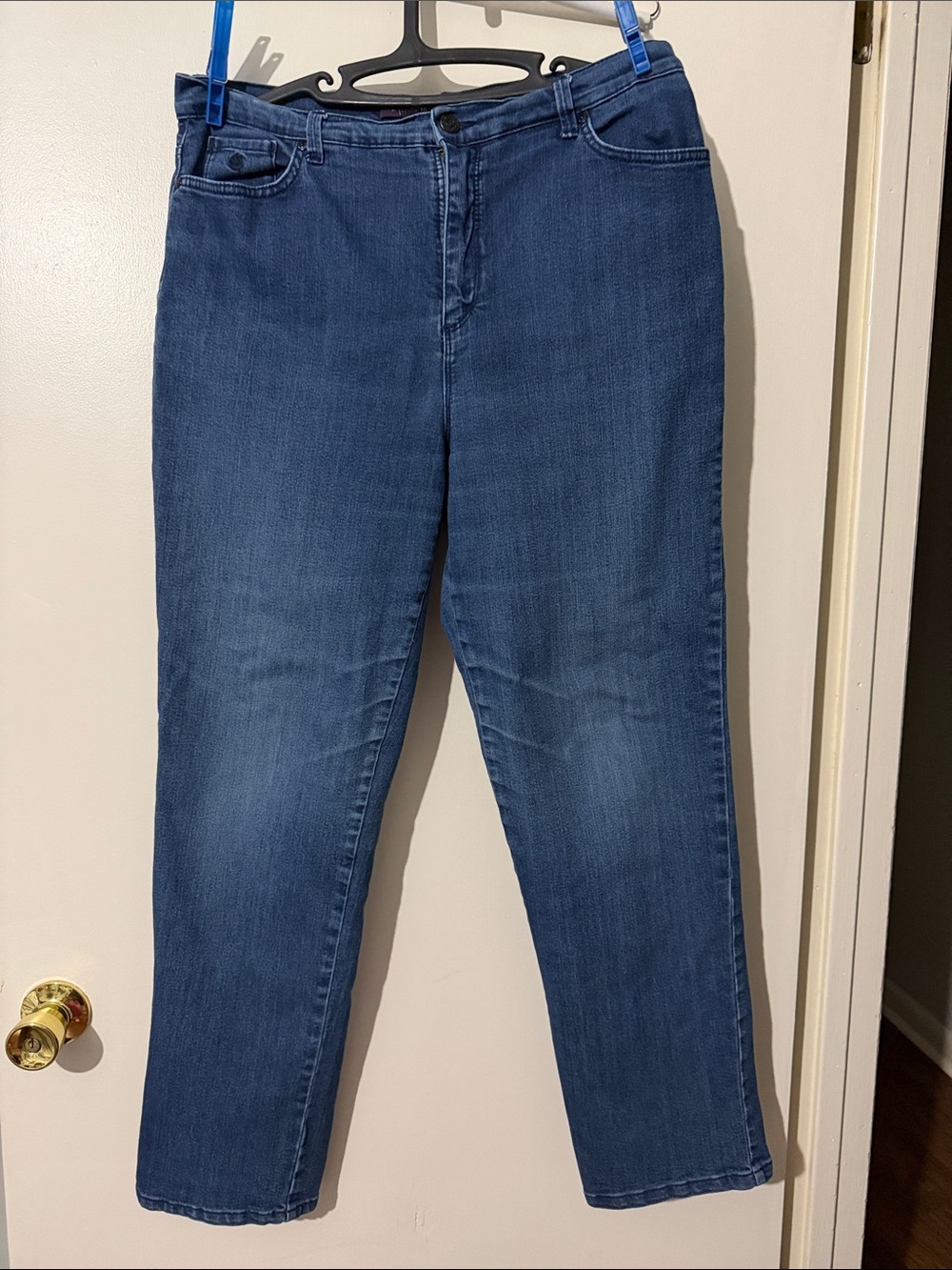 Gloria Vanderbilt Classic Straight-Leg Jeans in Deep Blue